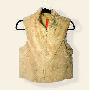 Blush Beige Sleeveless Faux Fur Full Zipper Vest